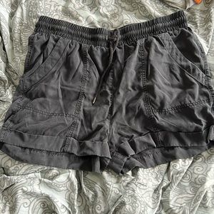 Grey/black tie shorts
